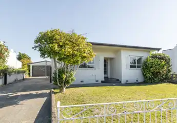 HU203595